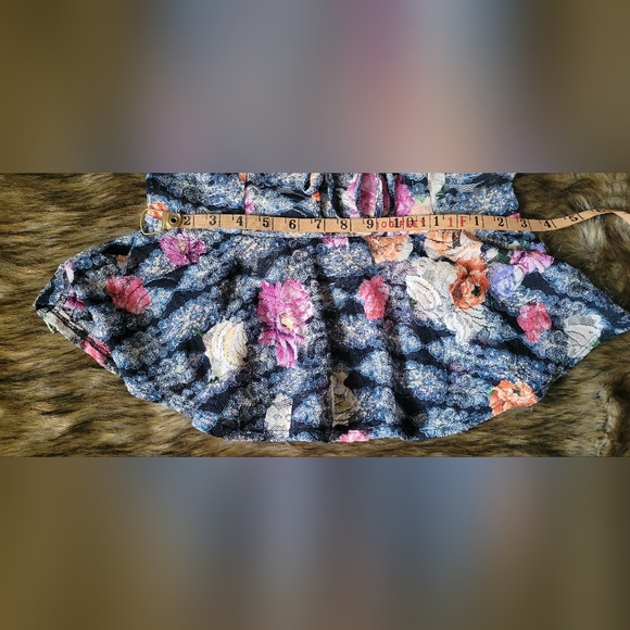 Venus Multi Floral Ruffled Camisole With Tie & Spaghetti Straps Size M - Picture 11 of 13